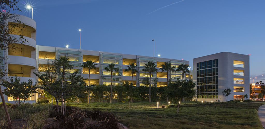 Slideshow image for Long Beach Airport Parking Structure
