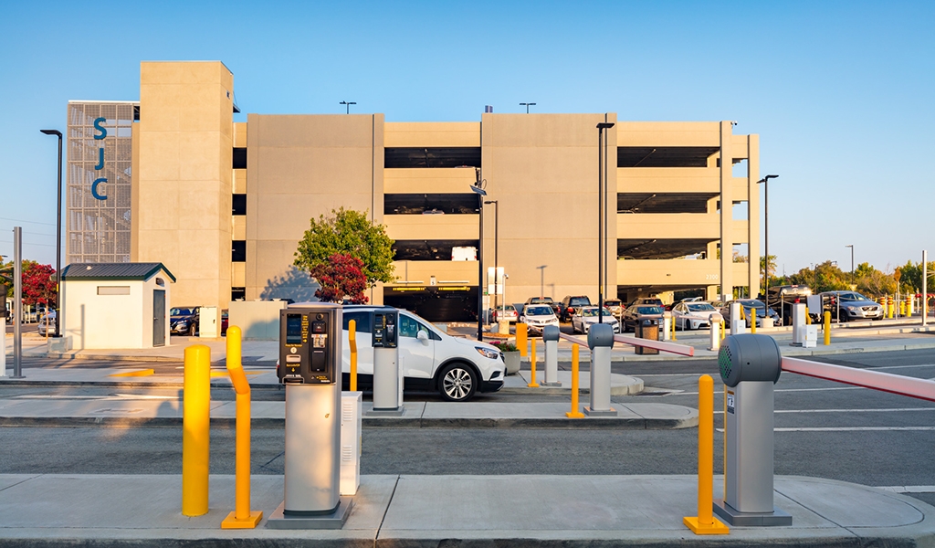 Slideshow image for Mineta San Jose International Airport Economy Lot Parking Garage